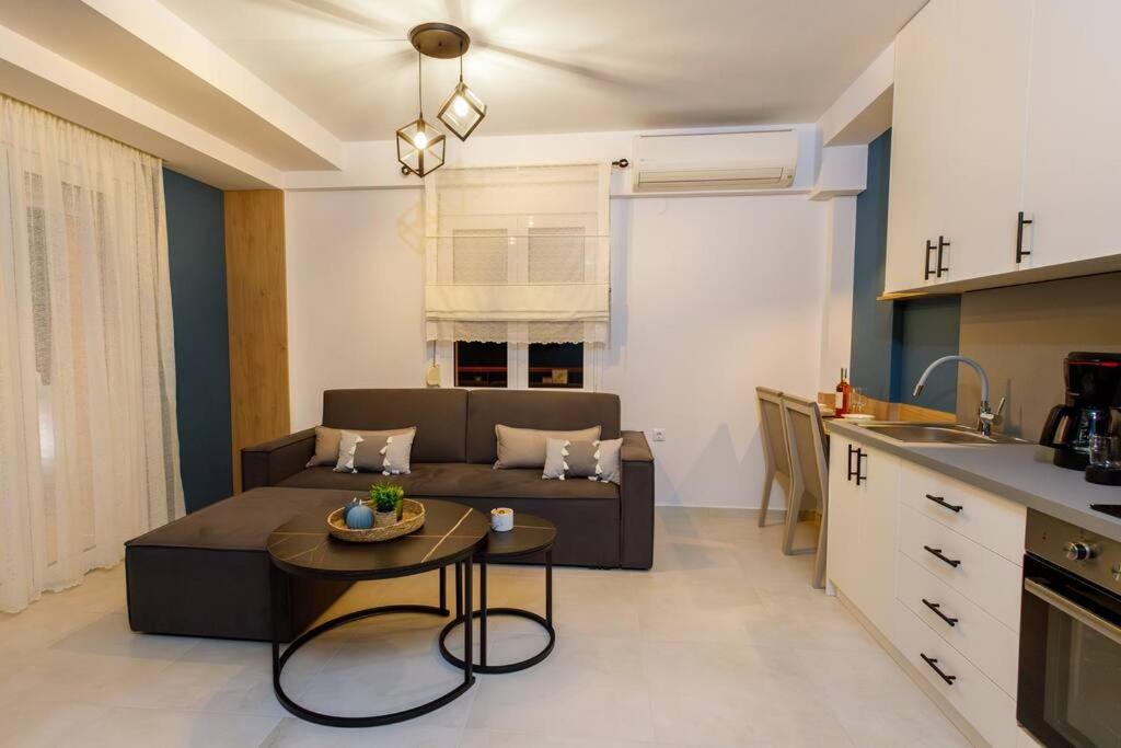Kuchyň nebo kuchyňský kout v ubytování Sunrise Haven Suite