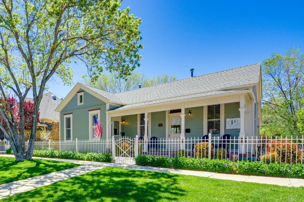 Central Prescott Duplex Near Courthouse Square!, Prescott (updated