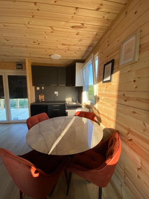 Kuchyň nebo kuchyňský kout v ubytování Tiny house Neny Fruška gora