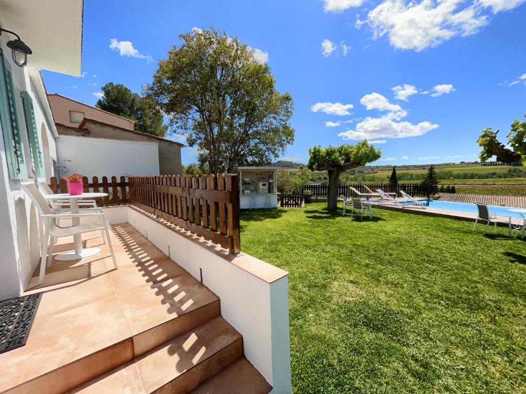 Bazén v ubytování Bed & Breakfast Wine & Cooking Penedès nebo v jeho okolí