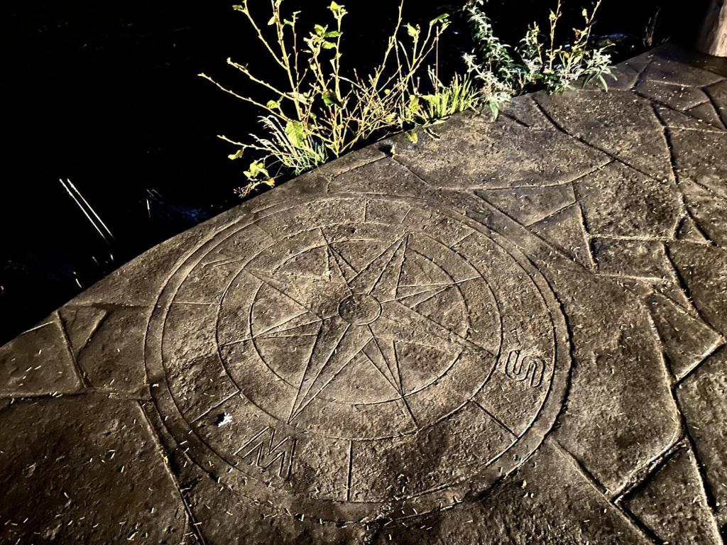 Waterfront Hot Tub Firepit King Bed - 6H, Ucluelet (updated ...