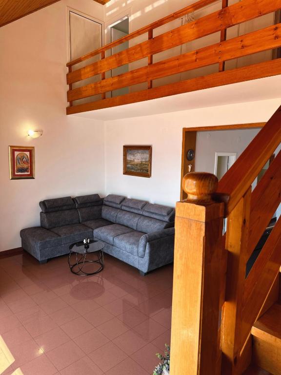 Posedenie v ubytovaní Apartment in Murter with sea view, terrace, air conditioning, Wifi 5026-3