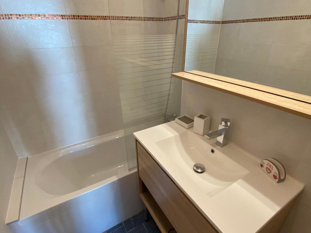 Kúpeľňa v ubytovaní Appartement cosy au cœur de Châtel, proche télécabine et activités avec Multi Pass à 3€/jour! - FR-1-693-69