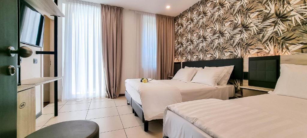 Hotel Benaco Garda ***S - Superior Triple Room With Terrace And Kitchen Use