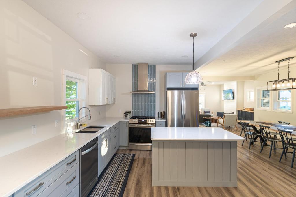 Η κουζίνα ή μικρή κουζίνα στο A Liberty Haven - 2 blocks from South Beach,