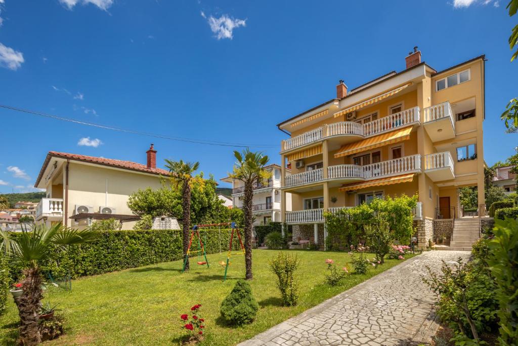 Budova, kde se apartmán nachází