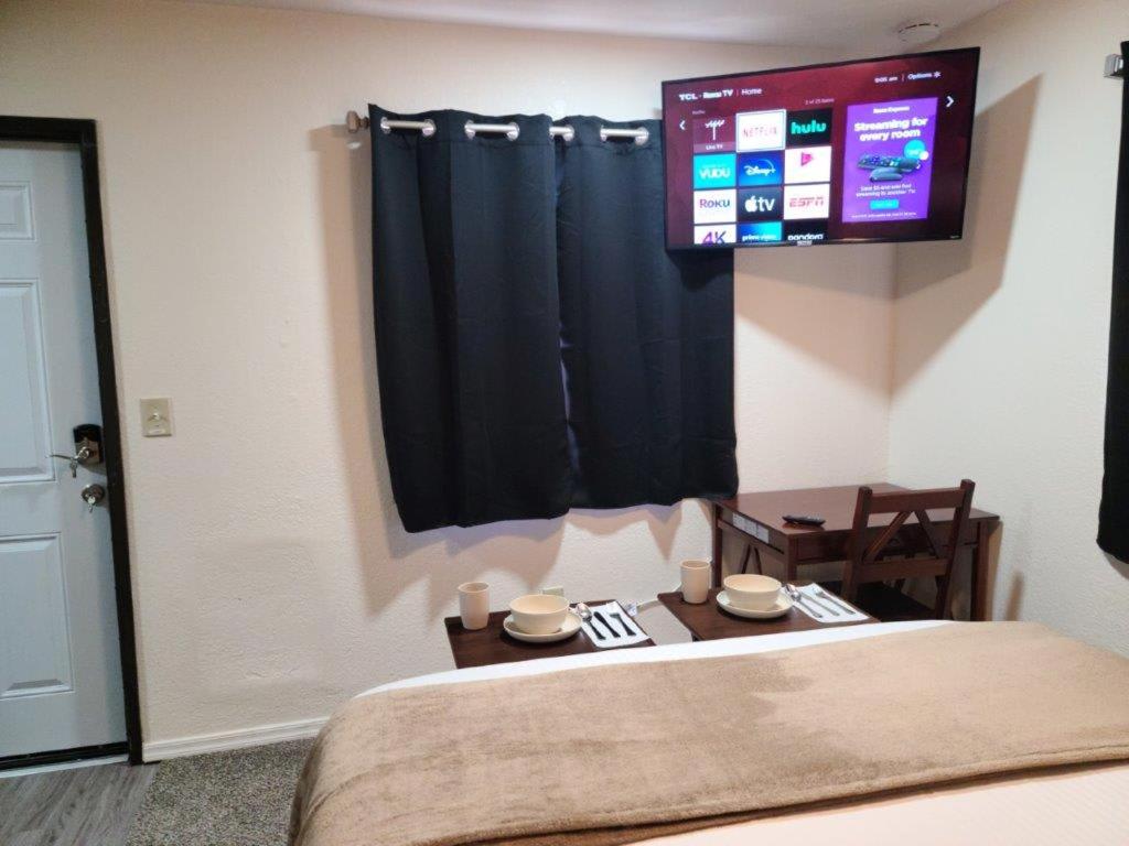 069A The Grand Canyon Getaway Suite with Kitchenette Sleeps 4 photo
