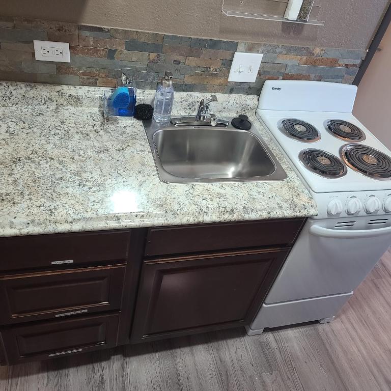 070B Grand Canyon Suite with Kitchenette near South Rim Sleeps 4 photo
