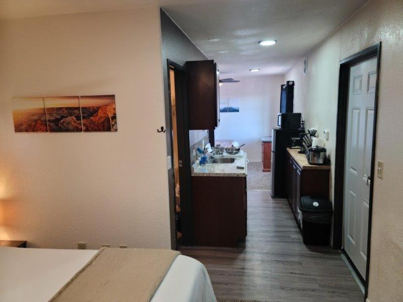 070B Grand Canyon Suite with Kitchenette near South Rim Sleeps 4 photo