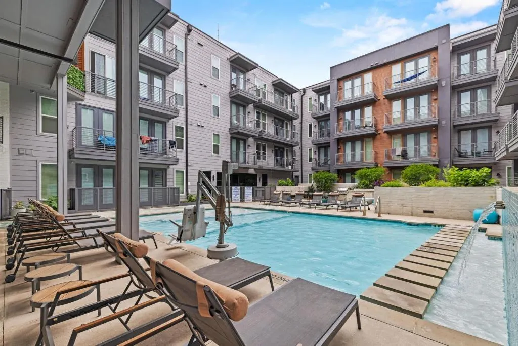 Placemakr Austin Downtown, Apartments by Hilton in Austin