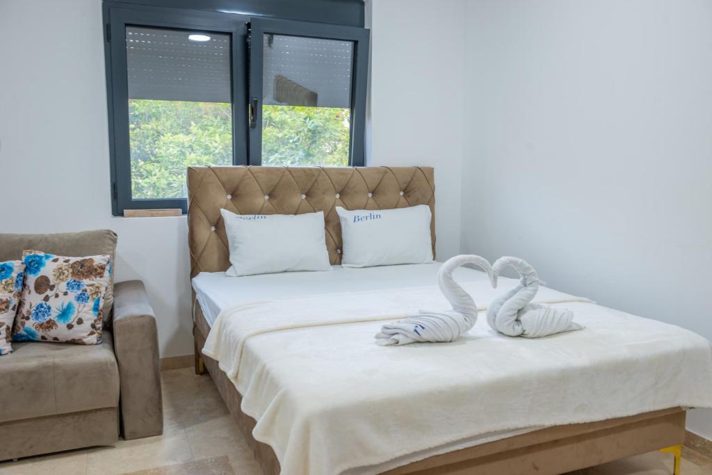 Postel nebo postele na pokoji v ubytování Premium Berlin with Pool