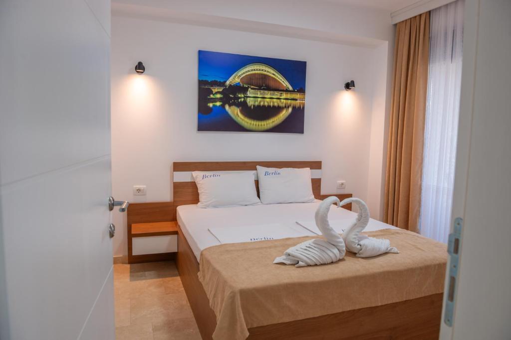Postel nebo postele na pokoji v ubytování Premium Berlin with Pool