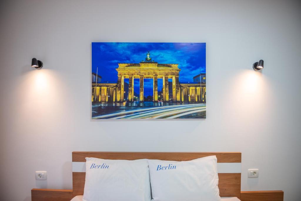 Postel nebo postele na pokoji v ubytování Premium Berlin with Pool