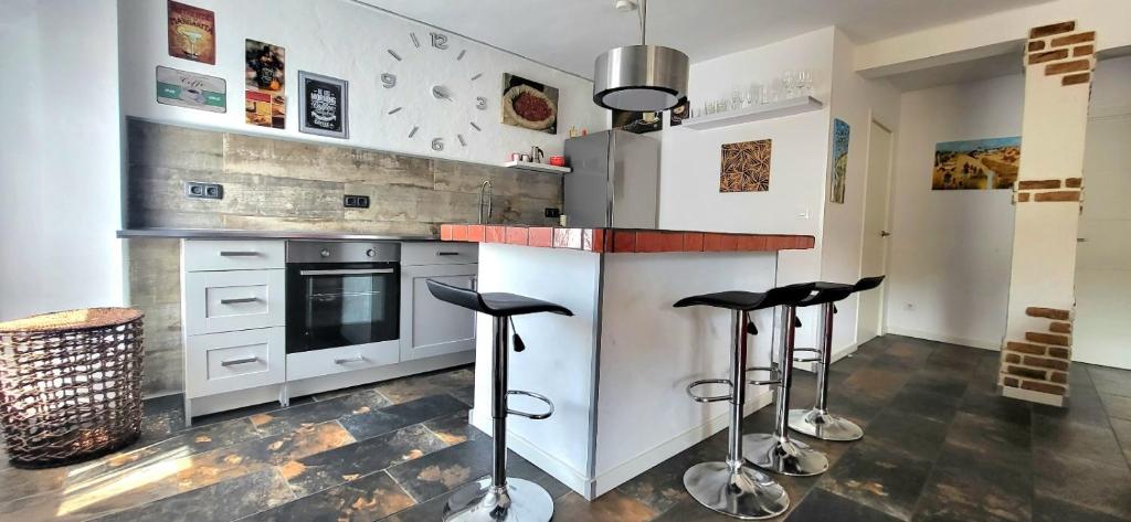Cosy 2 bedroom apartment on 5 floor with balcony in the centre of Denia near the playa- SPAIN