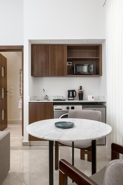 Kuchyň nebo kuchyňský kout v ubytování Livingville The Two-Fifty