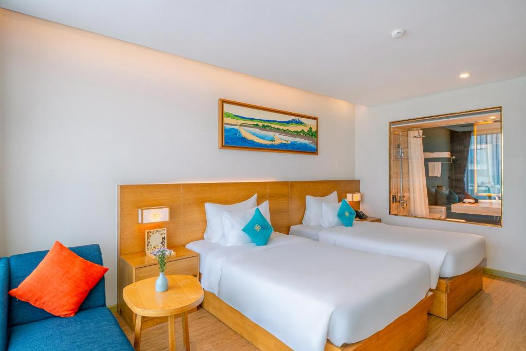 Special Offer - Deluxe Twin Room with Partial Sea View