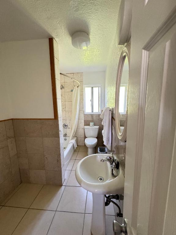 Tamalpais Motel - Habitación Doble Con Cama Queen Y King