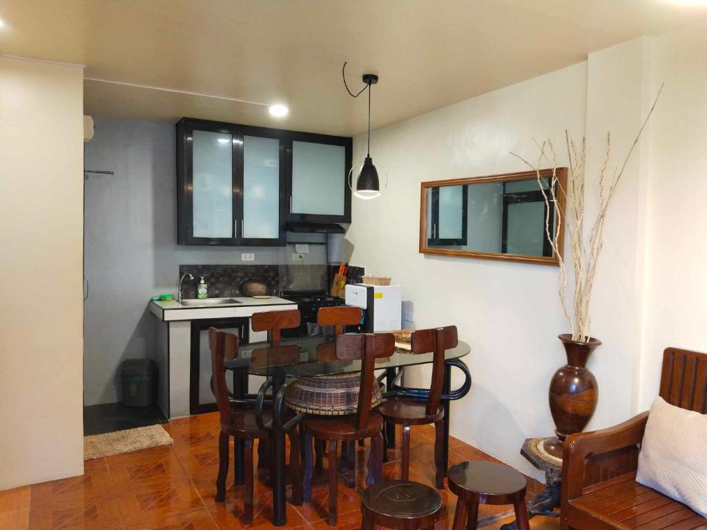 Kuchyň nebo kuchyňský kout v ubytování Z&j Transient House