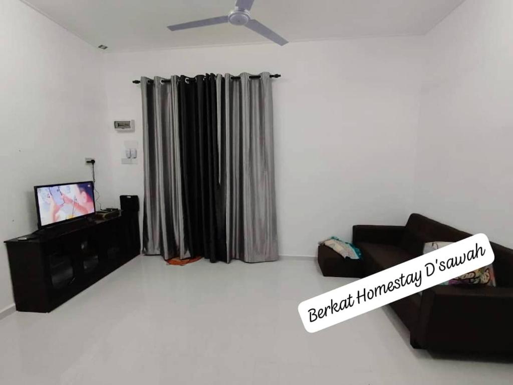 Homestay Berkat D'sawah Tasek Berangan Pasir Mas - Maison D'une Chambre