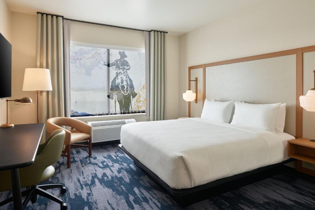 Postel nebo postele na pokoji v ubytování Fairfield Inn & Suites by Marriott Tempe