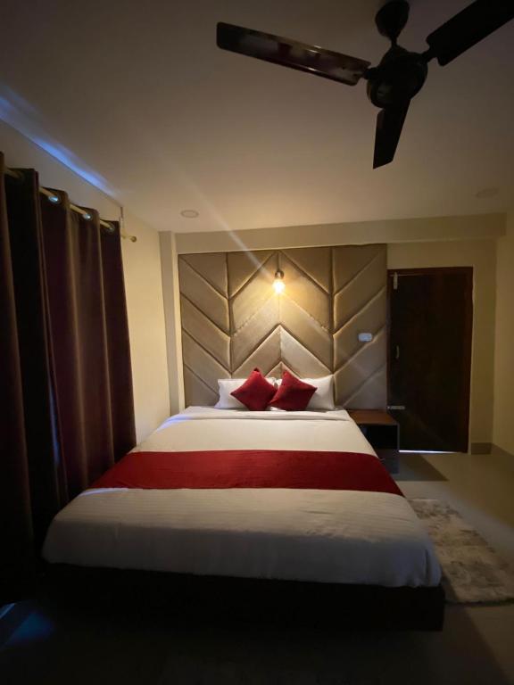 Кровать или кровати в номере Hotel Safari Suite