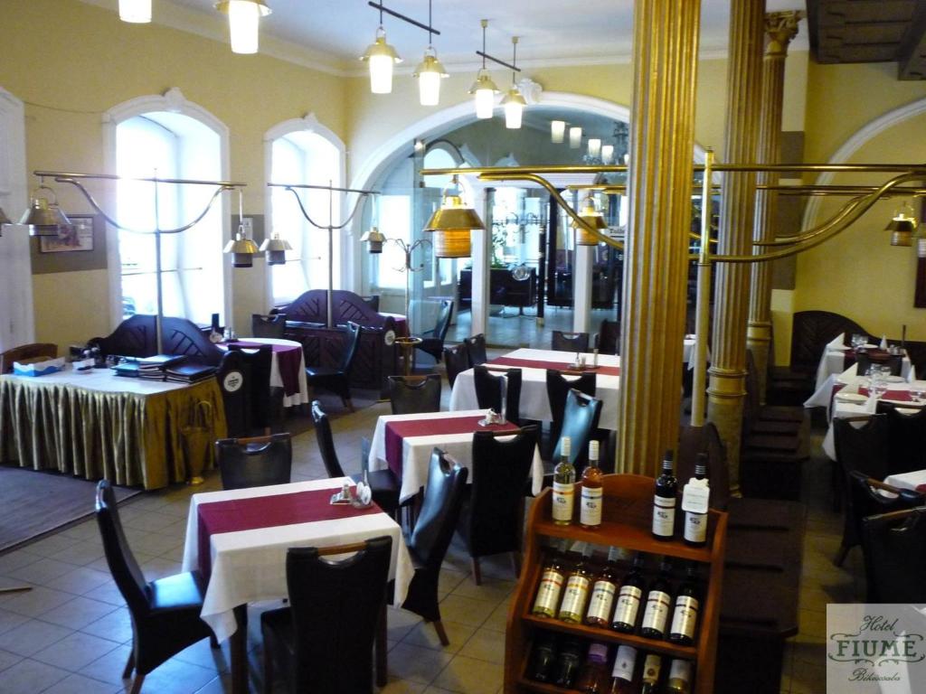 Restauracja lub miejsce do jedzenia w obiekcie Fiume Hotel