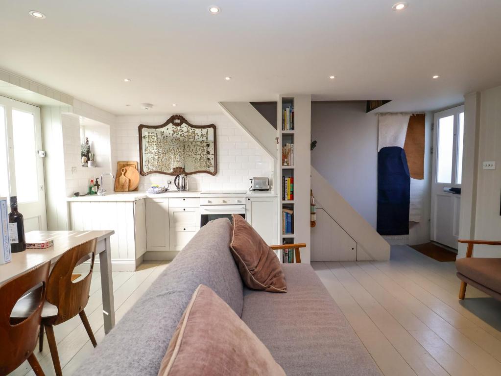 Mariners Cottage 8