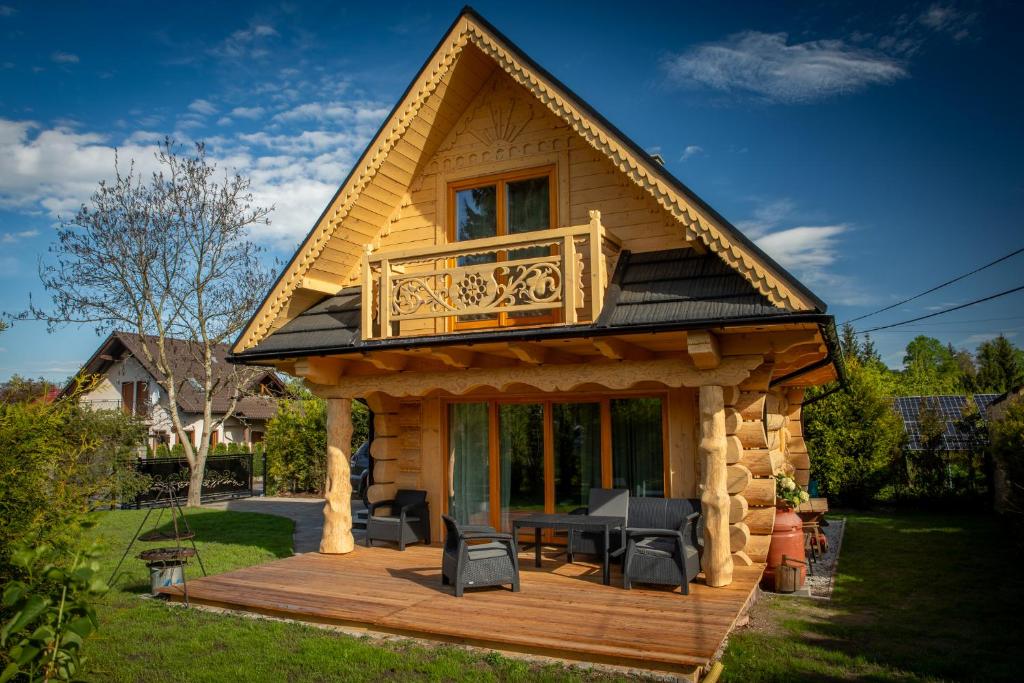 Chata Czarny Kot z jacuzzi i sauną - Three-Bedroom Chalet