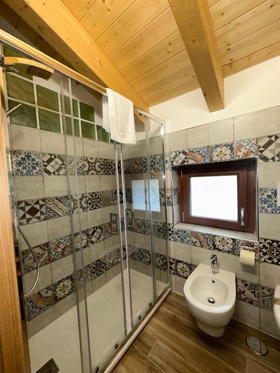 Koupelna v ubytování LorichiAmo B&b