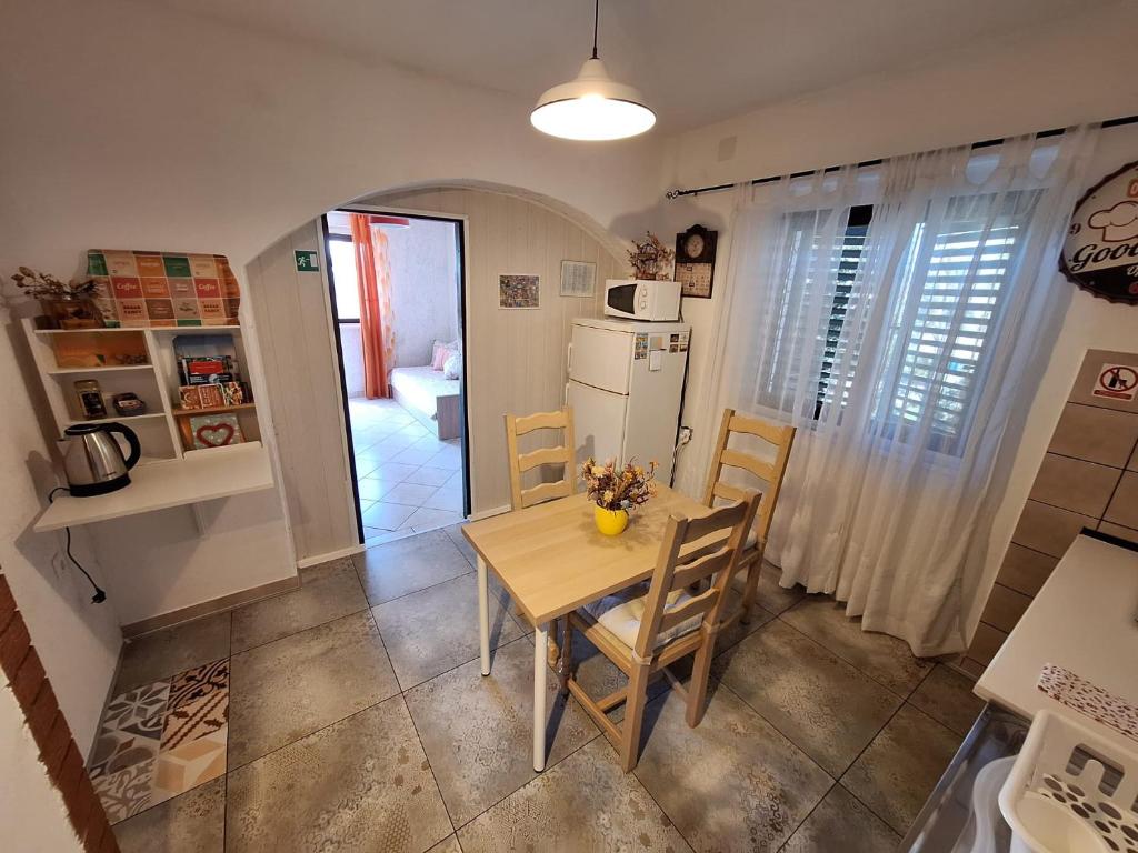 Kuchyňa alebo kuchynka v ubytovaní Studio Apartments Fancy 2