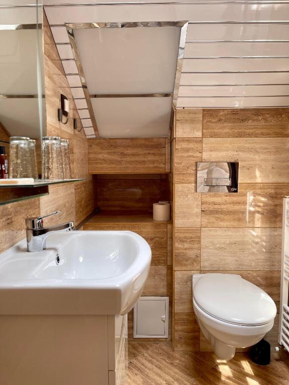 Koupelna v ubytování Лондонъ - къща за гости / London - guest house