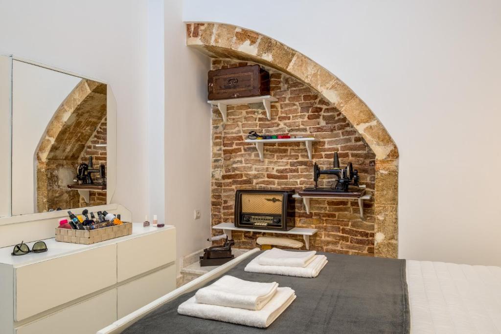 Tailor Made, Central 3-Bedroom Apartment in Chania