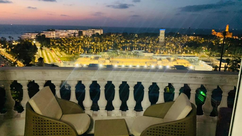 Sea and Montaza Palace view 2 bedrooms apartment alexandria,2 full bathrooms, with 2 AC and 1 Stand Fan, free wifi , available all year days with 3 heavy blankets - 11