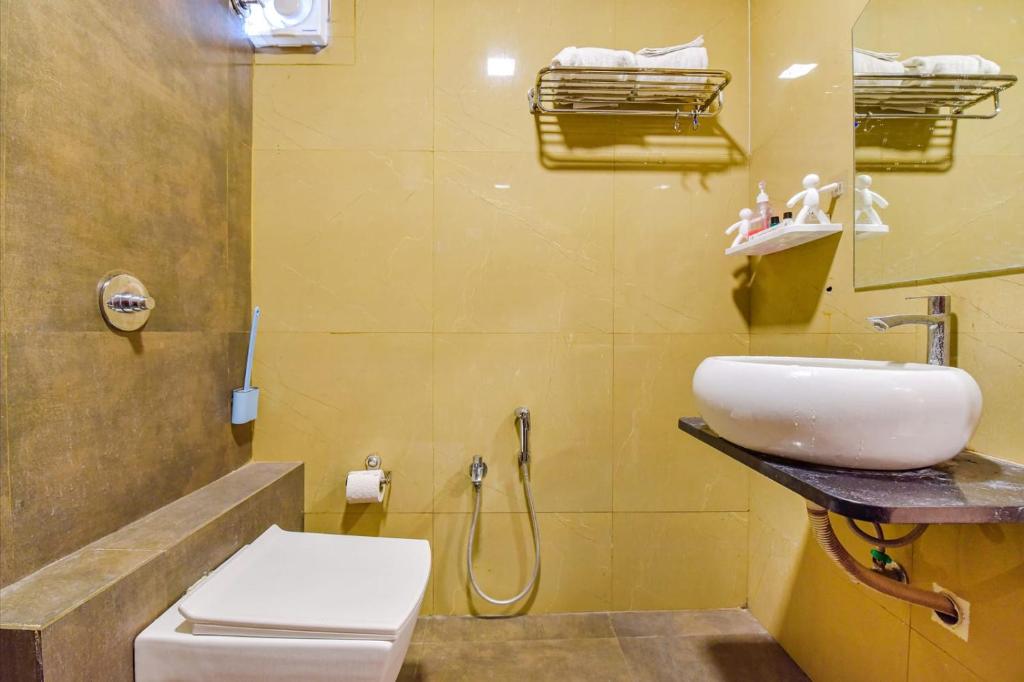 Koupelna v ubytování Hotel Avadh Palace, Subhash Bridge, RTO Circle, Ahmedabad