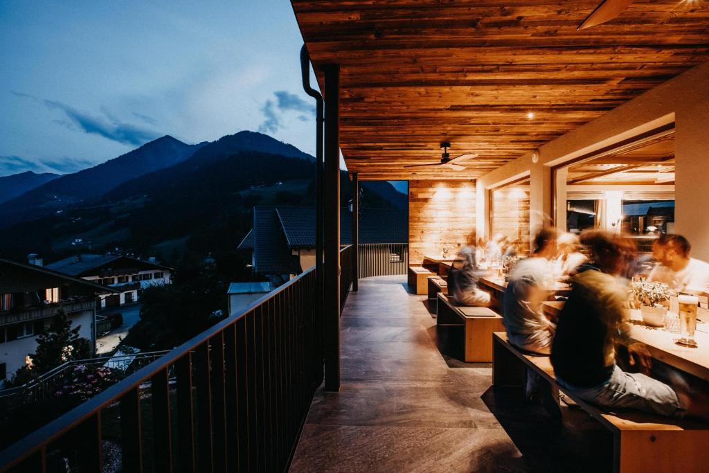 Nespecifikovaný výhled na hory nebo výhled na hory při pohledu z hotelu