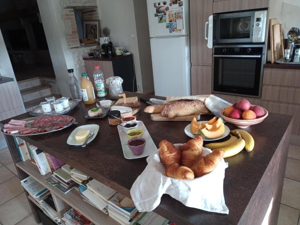 Jedlo v ubytovaní bed & breakfast alebo blízkom okolí
