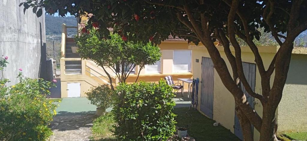 Zahrada ubytování Casita con terreno a 10 minutos del centro de Vigo