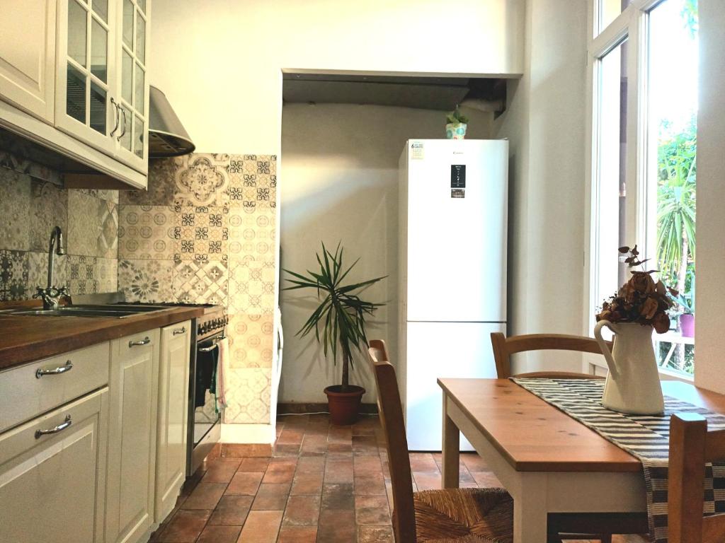 Kuchyň nebo kuchyňský kout v ubytování The Florence Nest