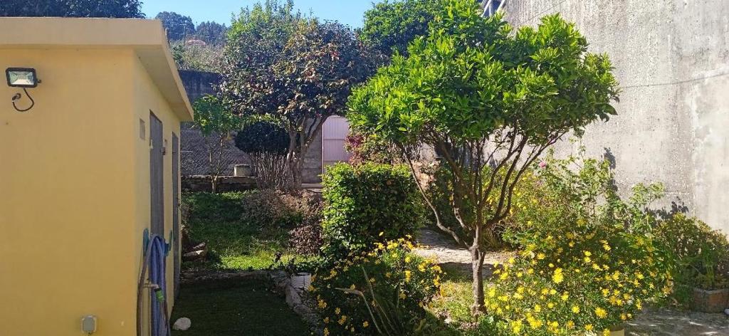 Zahrada ubytování Casita con terreno a 10 minutos del centro de Vigo