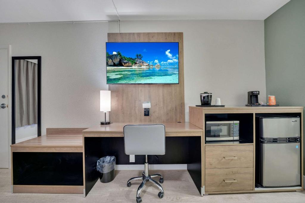 Quality Inn & Suites Airport-Cruise Port Hollywood - Queen Room - Niet -roken