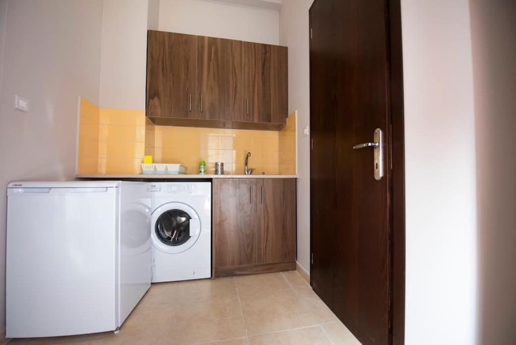 لابی و فضای عمومی Central studio flat in the heart of Kos town - تصویر ۵