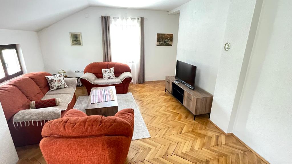 TV a/nebo společenská místnost v ubytování Visitor Yard