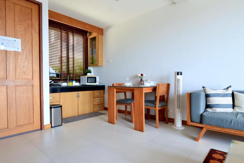 Kuchyň nebo kuchyňský kout v ubytování 207 Ao Nang, Private Sew View Pool Villa