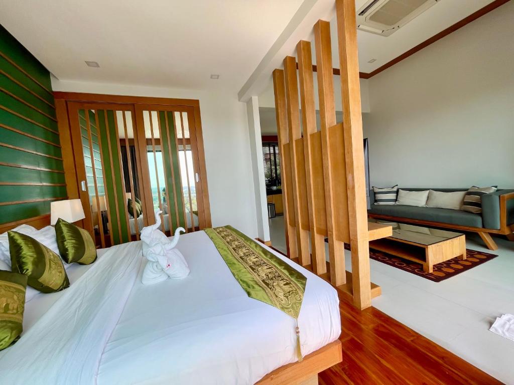 Postel nebo postele na pokoji v ubytování 207 Ao Nang, Private Sew View Pool Villa