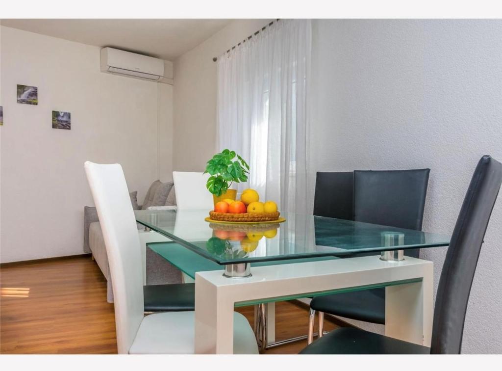 Posedenie v ubytovaní Apartments Vulić