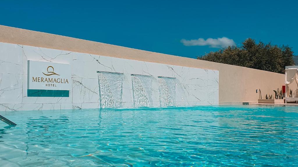 Bazén v ubytování Meramaglia Hotel nebo v jeho okolí