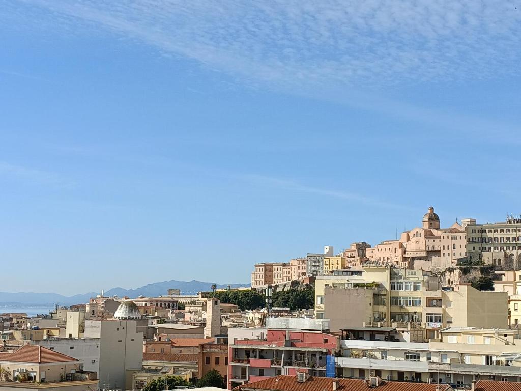Vista general de Cagliari o vistes de la ciutat des de l'hostal o pensió