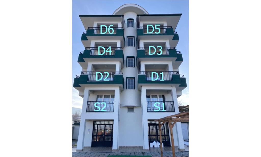 budynek z tablicą DBS w obiekcie Seyir Apartmanı w mieście Bolu