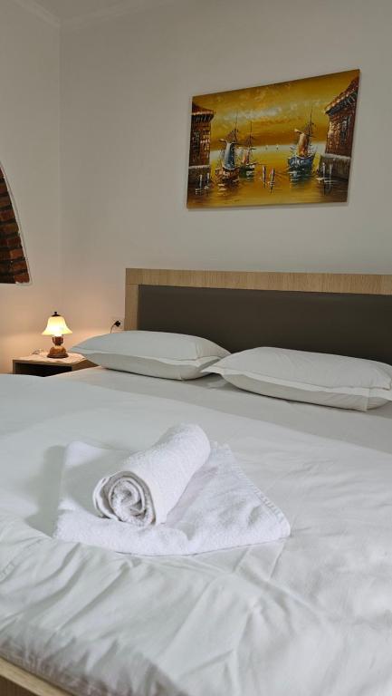 Aliaj's Guest House - Doppelzimmer