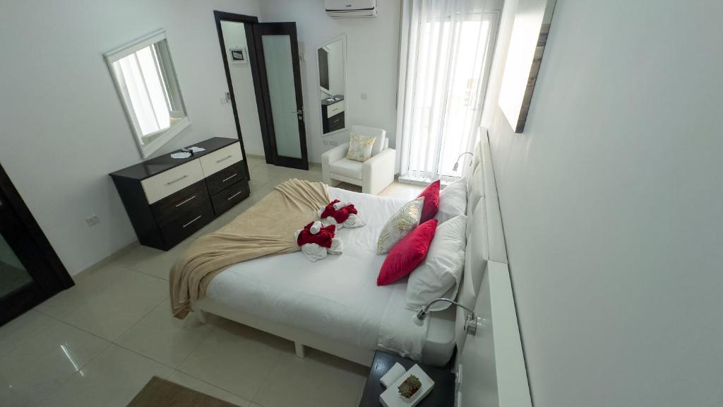 Postel nebo postele na pokoji v ubytování Apartament in Ta' Xbiex 3BR- 3 min Yatch Marina